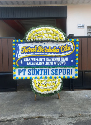 Papan Bunga Duka di Uut Murung