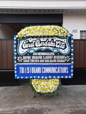 Papan Bunga Duka di Uut Murung